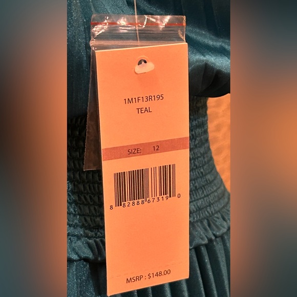 NWT. Nanette Lepore Elegant Teal Pleated Sleeveless Dress - Picture 6 of 7